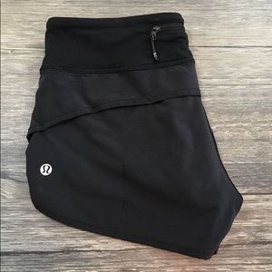 NWOT LULU SPEED SHORT 2.5”